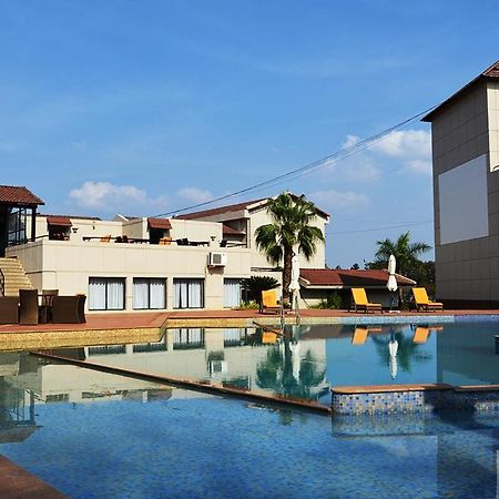 Cotton County Club And Resort Хубли Экстерьер фото
