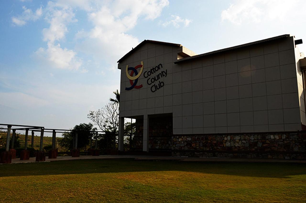 Cotton County Club And Resort Хубли Экстерьер фото
