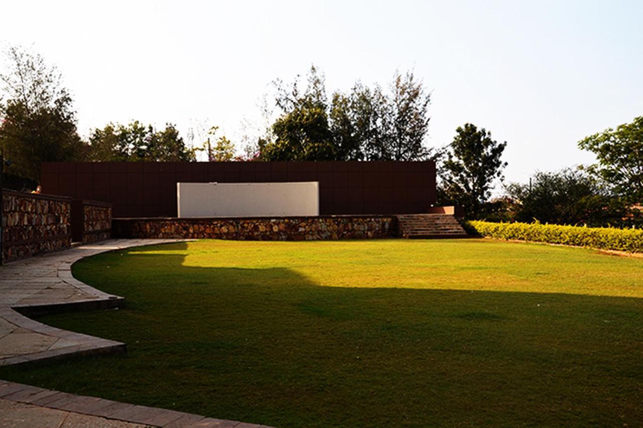 Cotton County Club And Resort Хубли Экстерьер фото